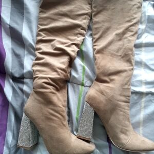 Women's light Brown Dress Boots with rhinestone heel  Size 6.5  Price$20